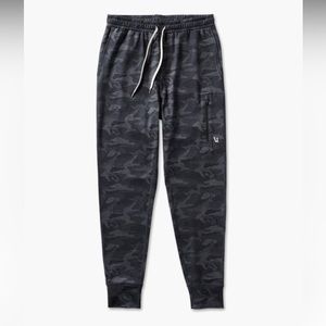 Vuori Sunday Performance Jogger - Like New - Medium